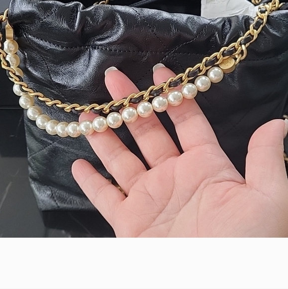 Chanel mini 22 bag with pearls. - Picture 9 of 10